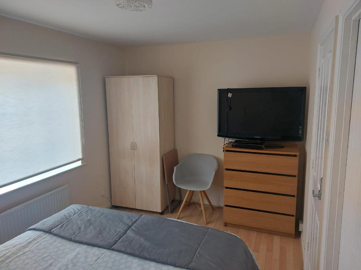 Ensuite Room Near Canal Southall Exteriér fotografie